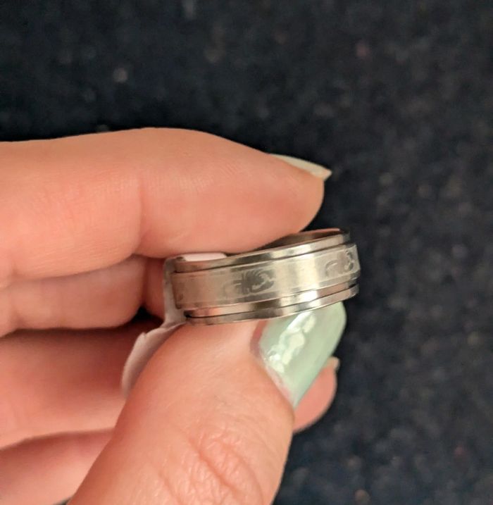 Bague en acier avec des scorpions - photo numéro 2