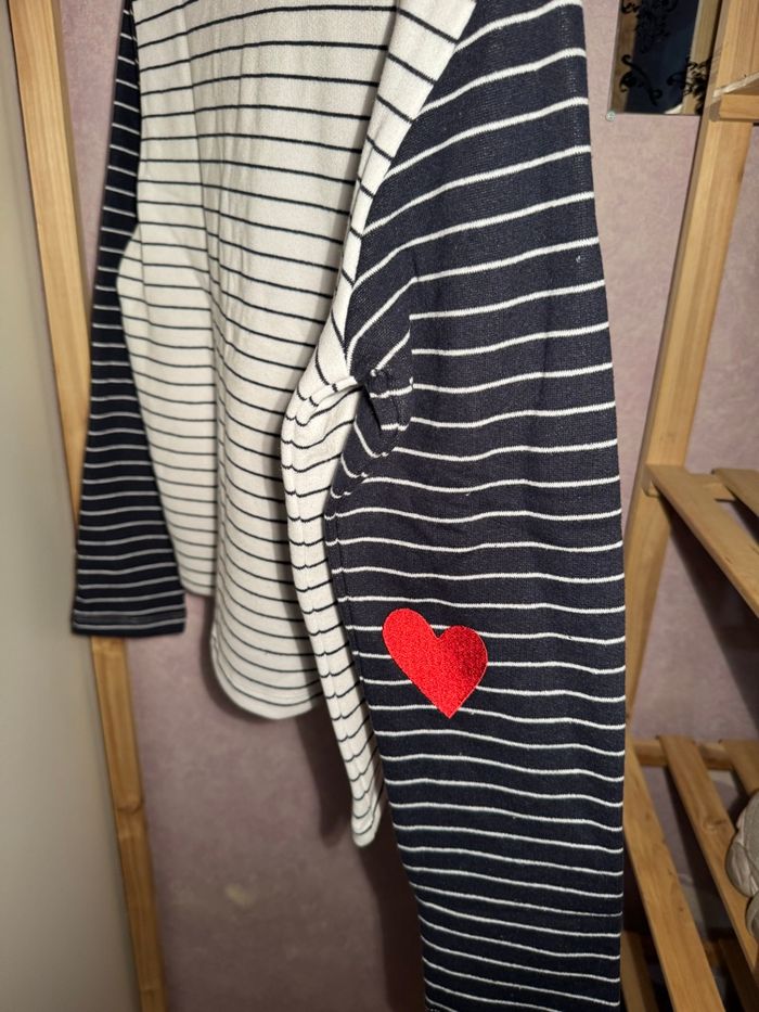 Haut Disney Minnie – Rayé Marine & Blanc – Neuf avec étiquette - photo numéro 3