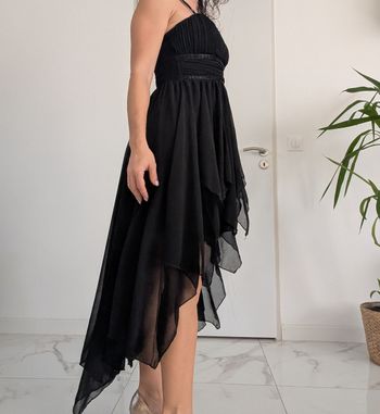 Robe asymétrique noire