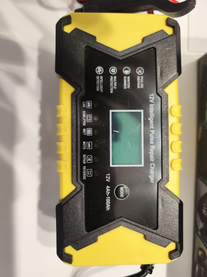 Chargeur de batterie intelligent 12v  4ah->100ah - photo numéro 2