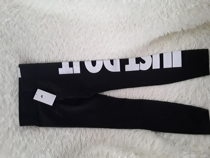 LEGGINGS NIKE NEUF - photo numéro 2