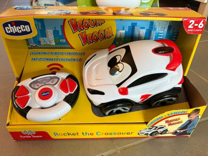 Voiture radiocommandee rocket