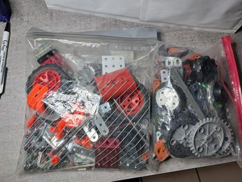Lot de pièces détachées meccano