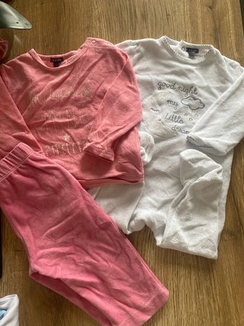Lot de 2 pyjamas taille 12 mois