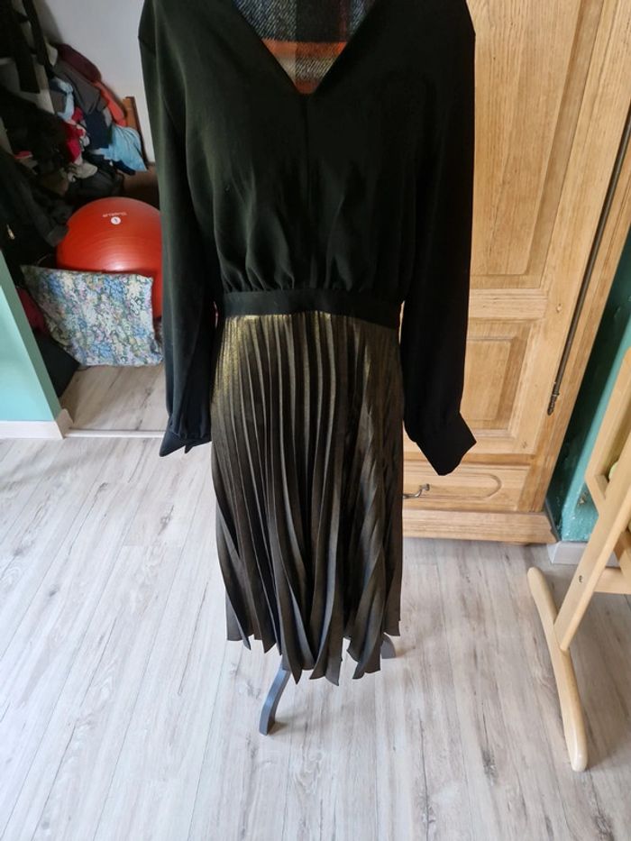 Jolie robe de fête dorée et noire camaïeu taille 42 - photo numéro 3