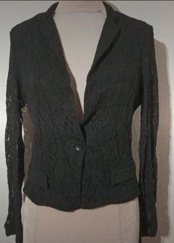 Superbe blazer tout en dentelle