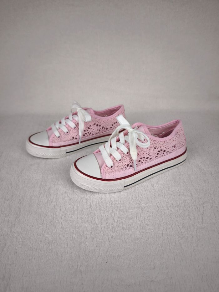 Sneakers rose et blanche crochet fille pointure 34 - photo numéro 2