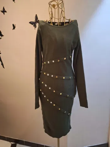 Robe pull kaki cloutée