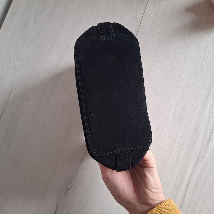 Sac seau noir Guess en simili velours – 100% vrai cuir - chaîne dorée - photo numéro 9