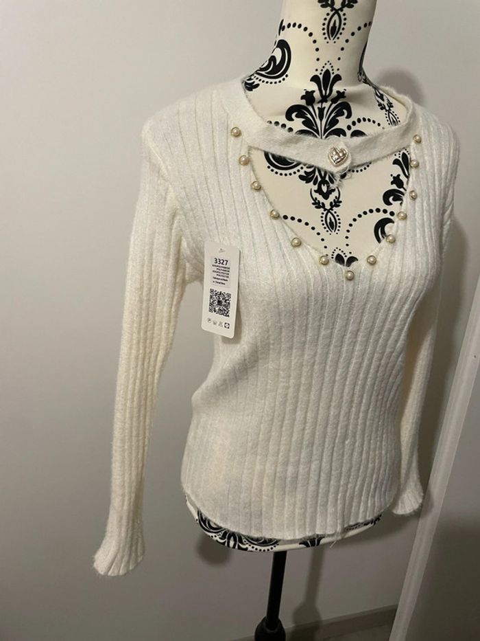 Pull manche longue tout doux blanc perle strass col V cœur neuf Aisabelle taille 36 - photo numéro 2