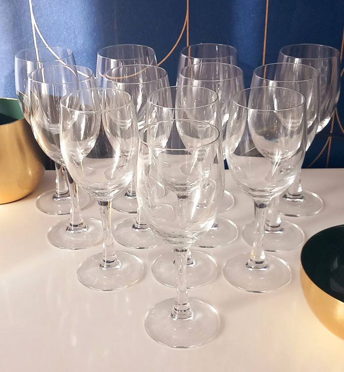 service de 12 verres à vin