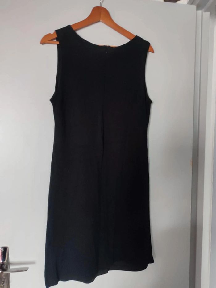 Robe courte noir motifs fleurie Julie Guerlande taille 42 - photo numéro 2