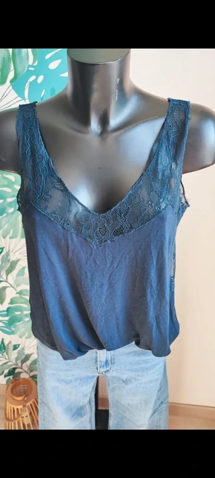 Débardeur dentelle taille 38/40 - photo numéro 2