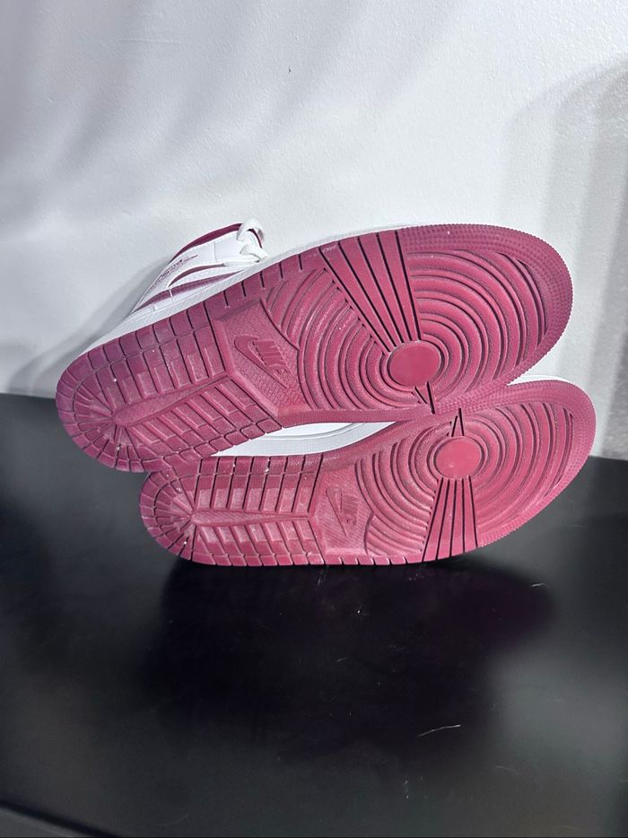 Air Jordan 1 Mid – Pointure 39 – Très bon état – Coloris bordeaux/blanc/noir - photo numéro 8
