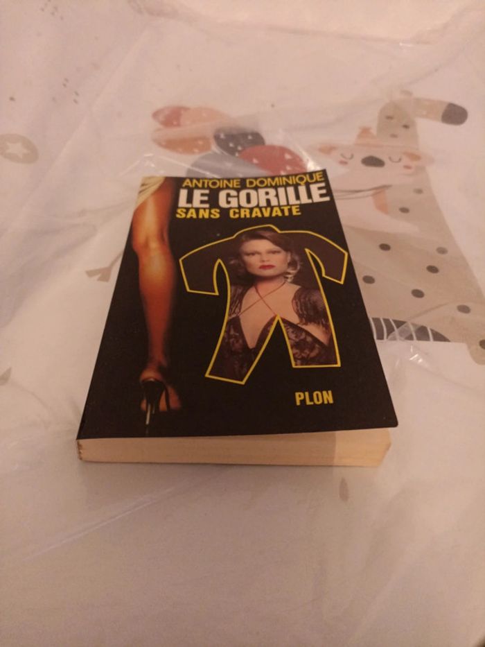 Le gorille sans cravate