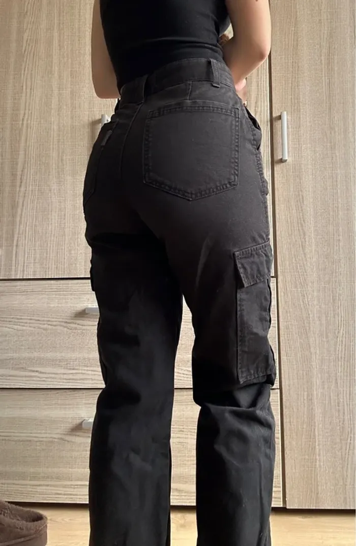 Cargo noir - photo numéro 3
