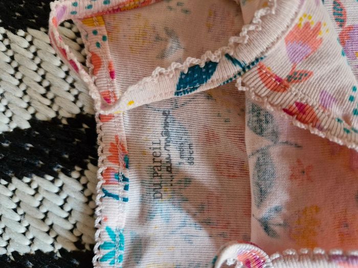 2 bodies bretelles 1 mois - photo numéro 3