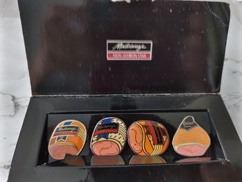 Pin's  lot de 4