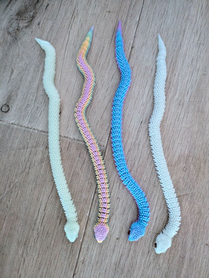 Lot jouets serpents