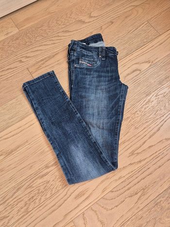 Jean slim Diesel 12 ans, TBE
