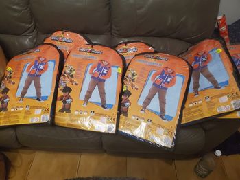 Lot dev7 déguisement invizimals neuf