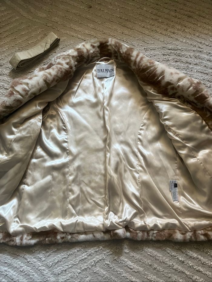 Manteau de fourrure de luxe femme, neuf jamais porté avec ceinture marque « Balmain » taille 42, XL large - photo numéro 4