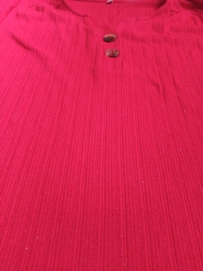 Haut rouge - photo numéro 2