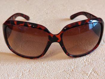 Lunettes soleil écailles