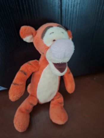 Petite peluche tigrou en très bon état