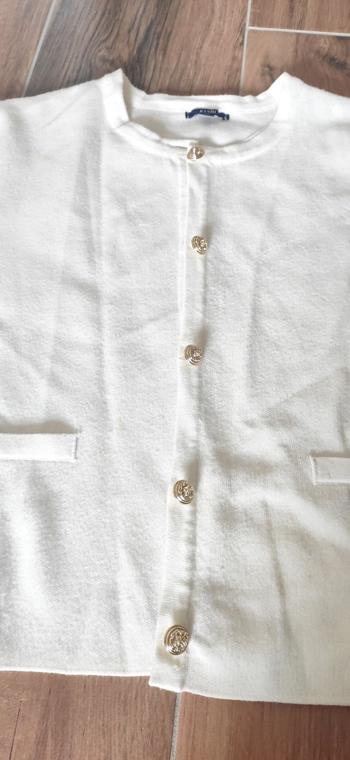 Gilet blanc un peu tâché - photo numéro 2