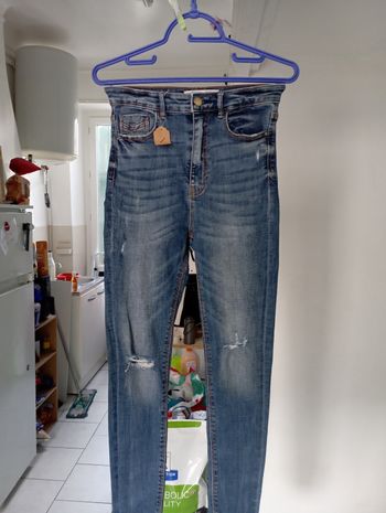 Lot  deux jeans  stradivarius taille 36