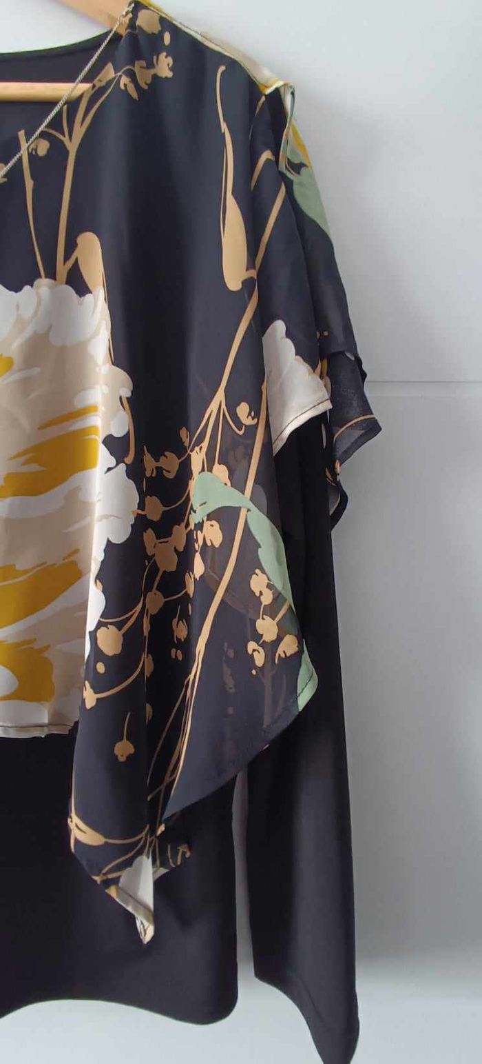 Blouse avec voile fleuri manches longues avec collier intégré taille 3 - photo numéro 5
