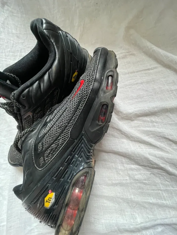 Baskets Nike TN Air Max Plus – Taille 44 – Noir – Très bon état - photo numéro 5