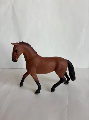 Jument Hanovre Schleich