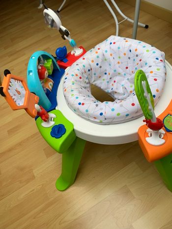 Siège d'activités bébé transformable en table  Fisher Price