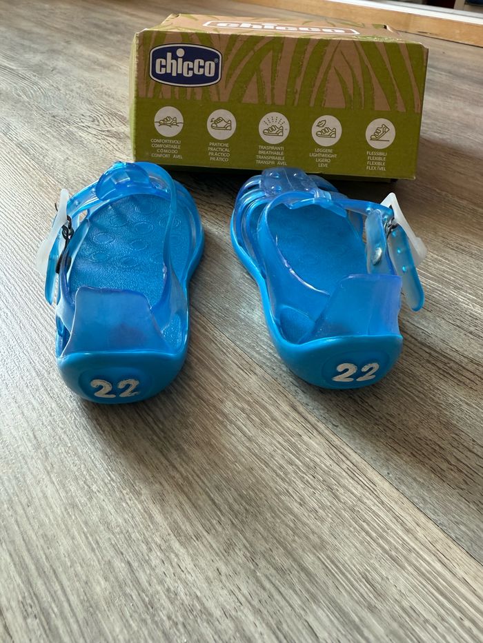 Chaussures de plage piscine plastique Chicco pointure 22 - photo numéro 3