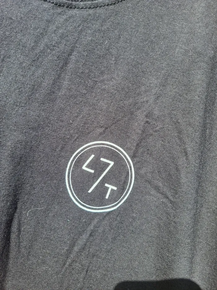 T-shirt noir • 47Ter - photo numéro 3