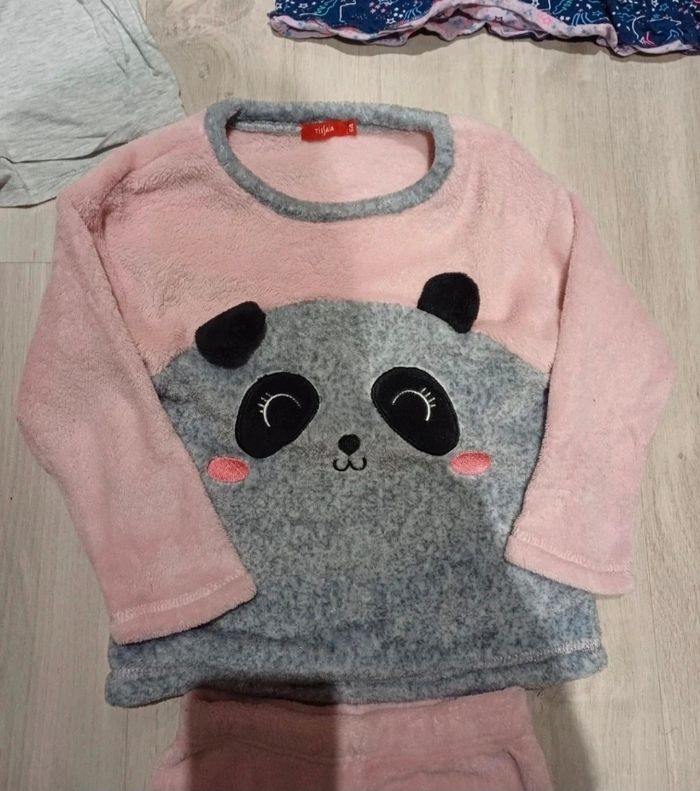 Lot de pyjamas 5/6ans - photo numéro 5