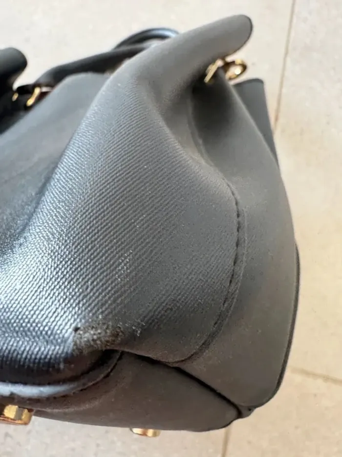 Sac à main et bandoulière noir Parfois, bon état mais il y a des petites traces d'usures, 30x22cm - photo numéro 4