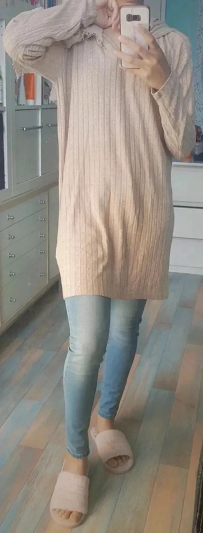 Magnifique robe pull beige rayure nude taille L forever21 à capuche comme neuve
avec capuche - photo numéro 5