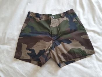 Short camouflage neuf - Taille 38