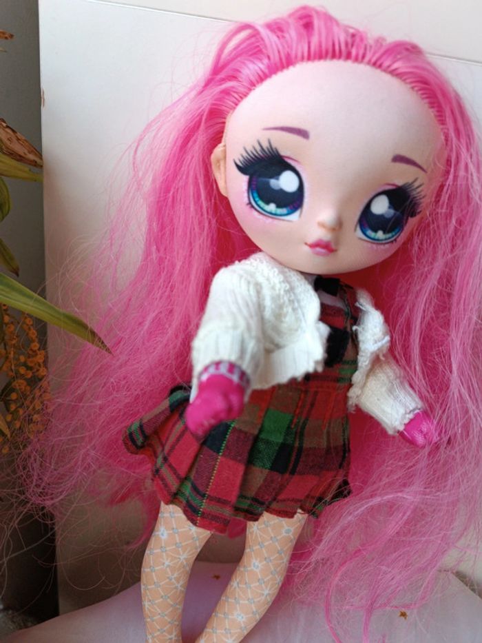Na Na! surprise poupée doll cheveux hair rose pink fushia Flamant rose robe carreau écossaise - photo numéro 4