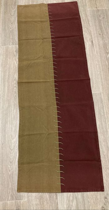 Chemin de table  chocolat et kaki largeur 47 longueur 1m35