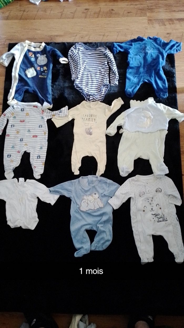 Lot de vêtements - photo numéro 2