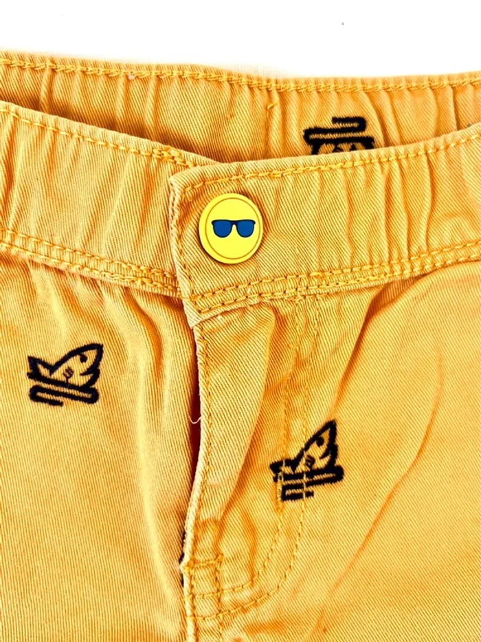 Short garçon Sergent Major 2 ans 92 cm – Jaune tropical avec requins brodés – Parfait état - photo numéro 2
