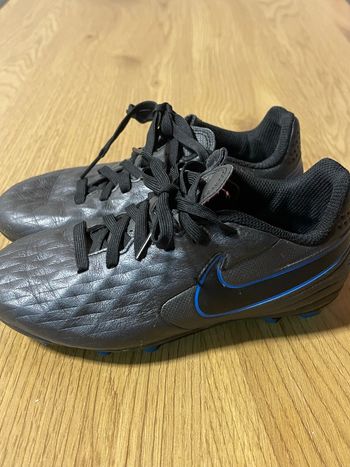 Chaussure de foot garçon pointure 28