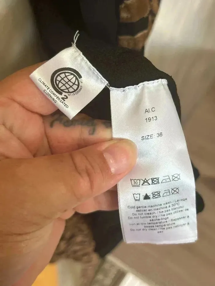 Robe taille 36 motif léopard marque ganni - photo numéro 4