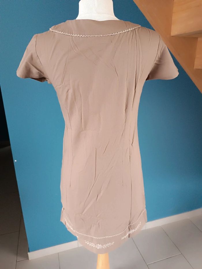 Robe beige neuve - photo numéro 2