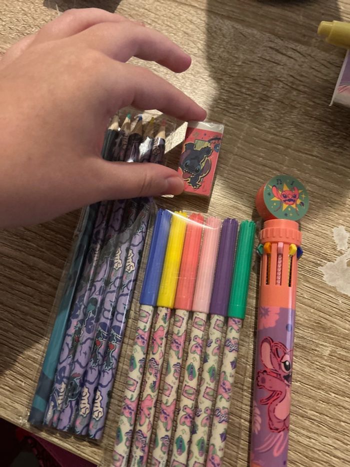 Lot fournitures scolaires stitch - photo numéro 2