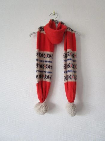 Echarpe orange motifs Okaïdi TBE